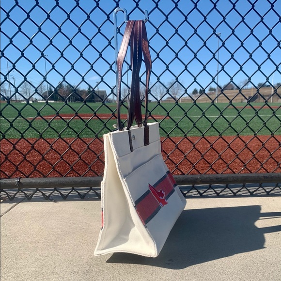 🚨SOLD🚨MLB WHITE DOONEY & BOURKE RED SOX TOTE - Picture 3 of 14